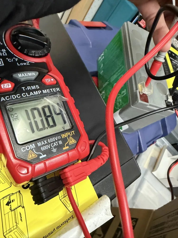 APC UPSのバッテリーを交換。3,000円で再生品ではない新品電池！（BR-550S-JP E)