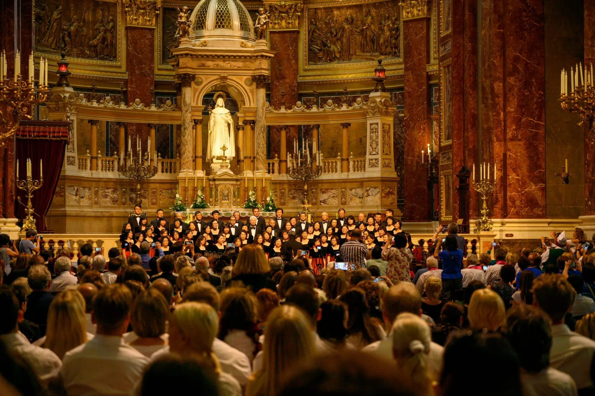 聖イシュトヴァーン大聖堂の内部