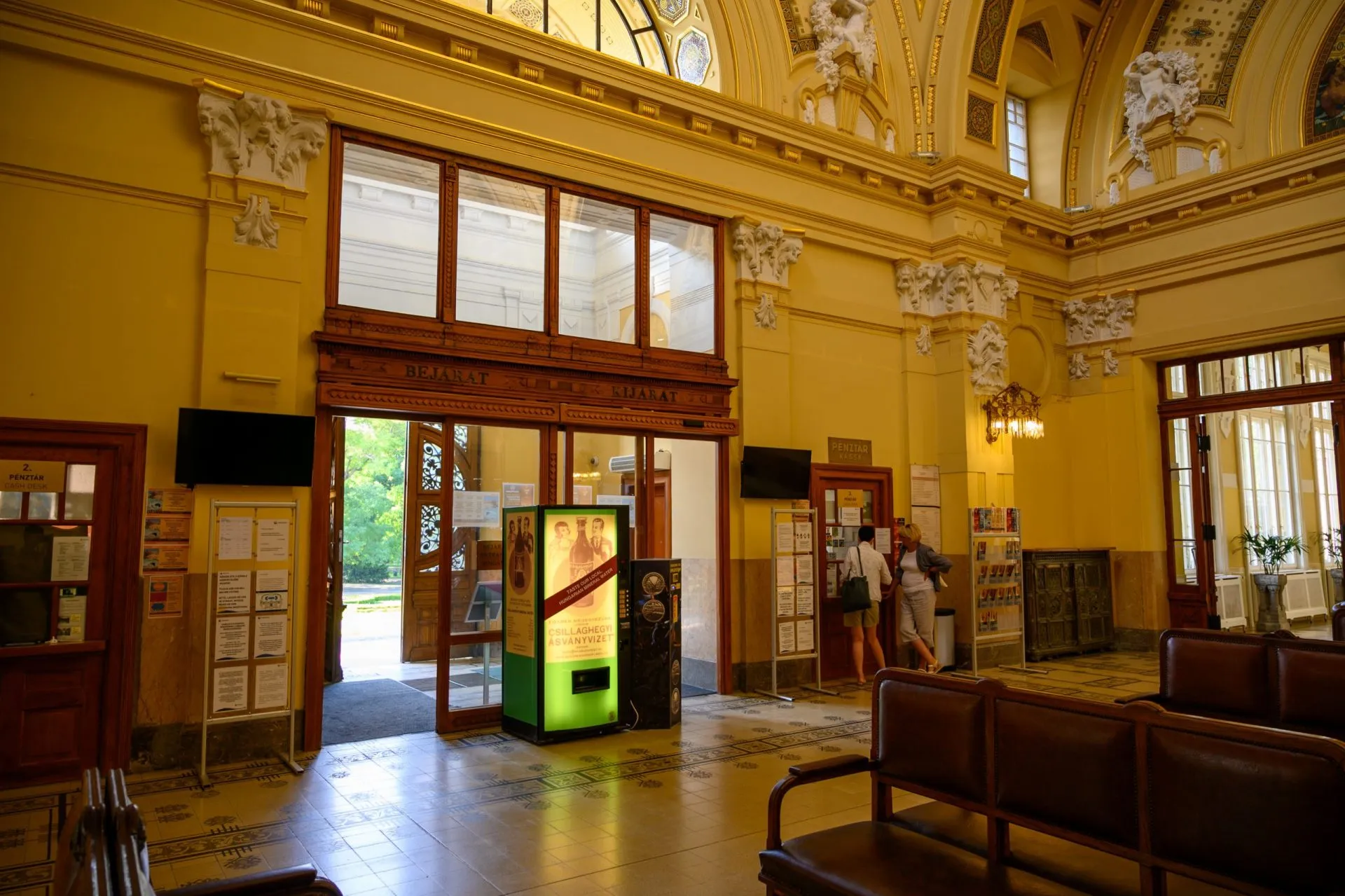 セーチェーニ温泉のチケット売り場