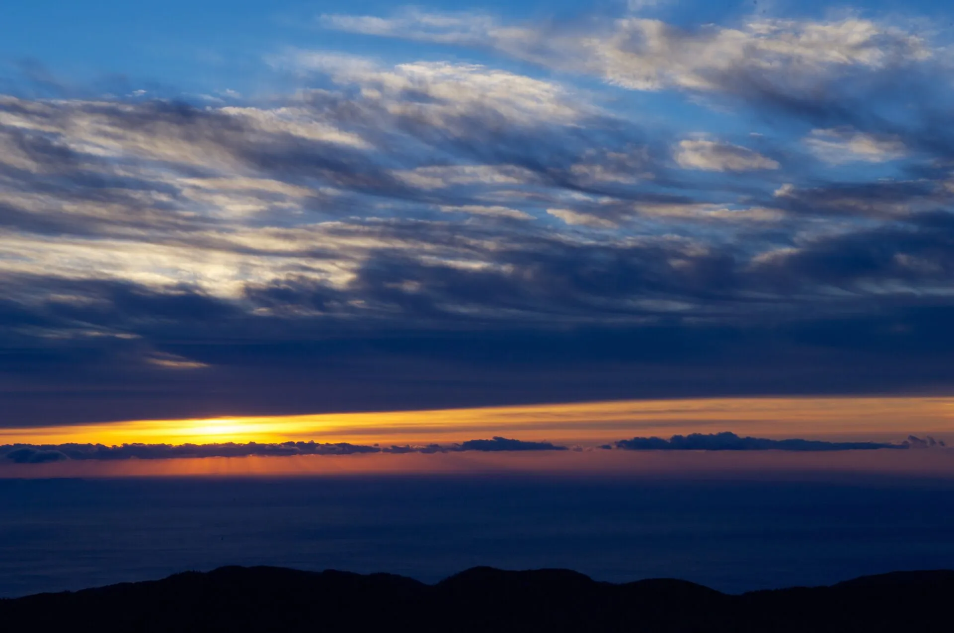 日の出後の相模湾