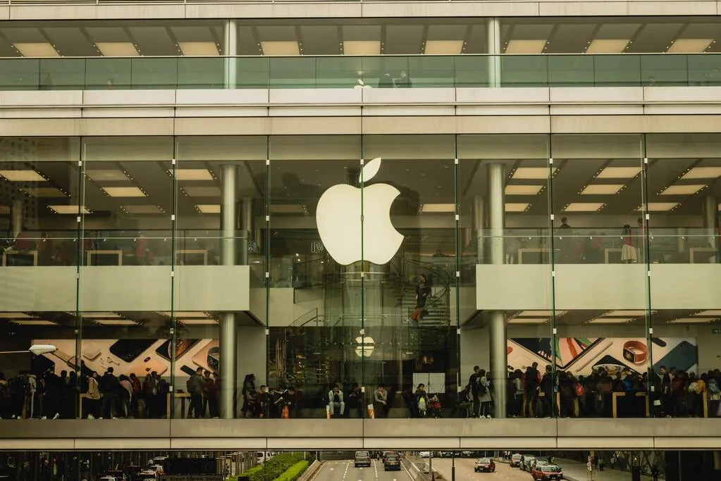 橋の上のアップルストア