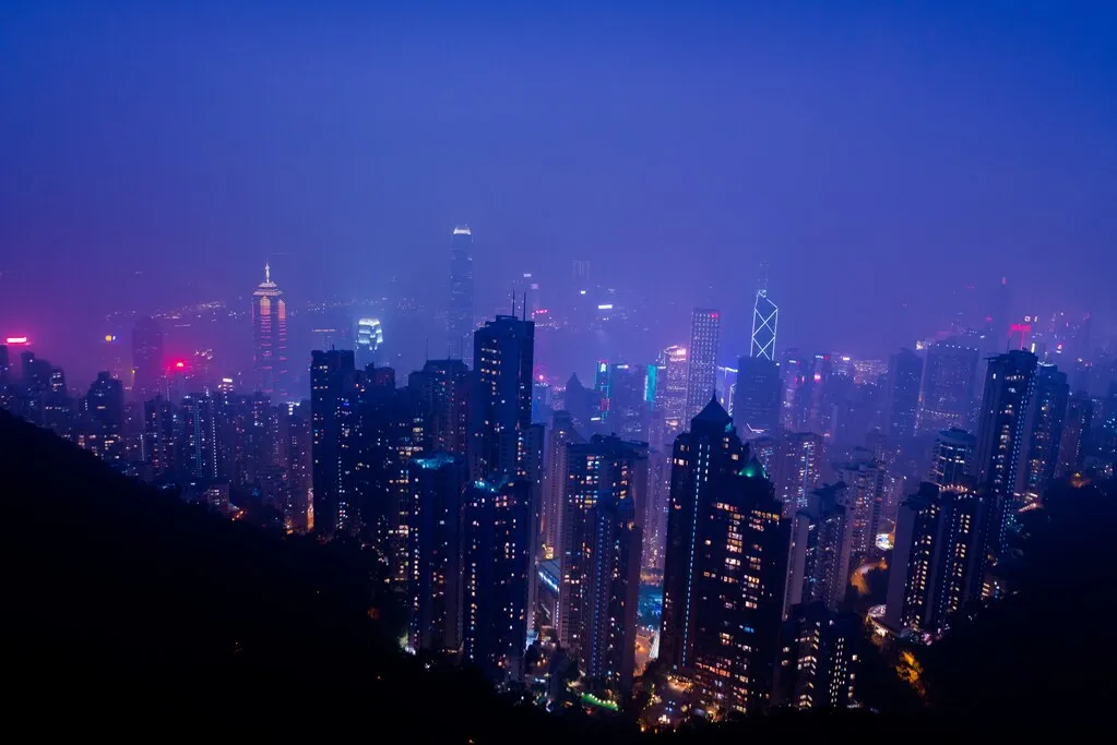 香港の夜景の左方向