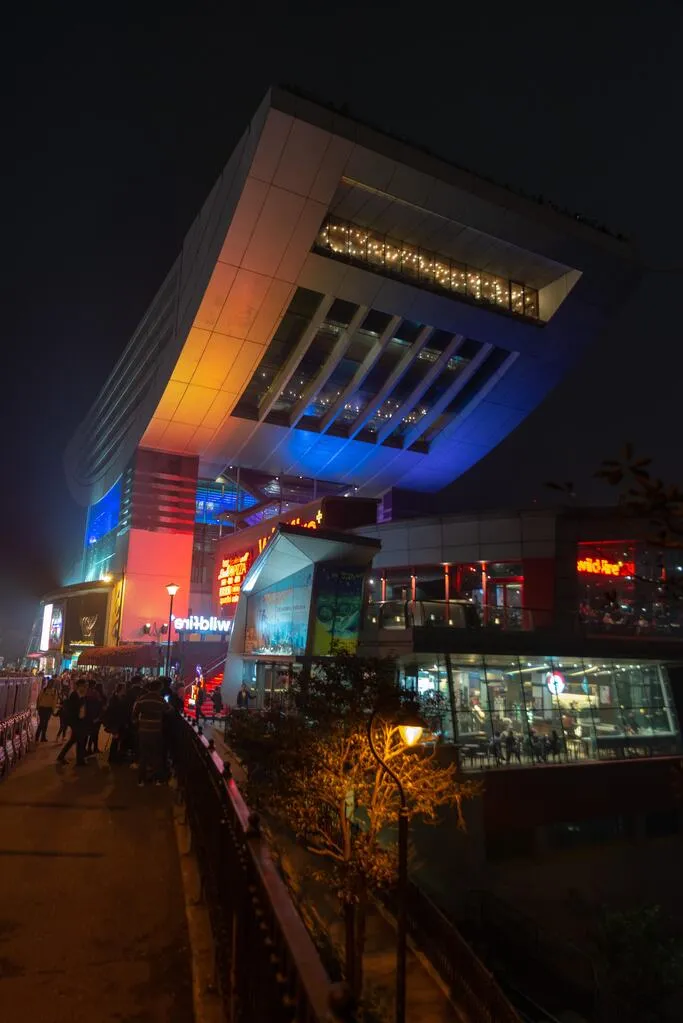 混雑する帰りのトロリー