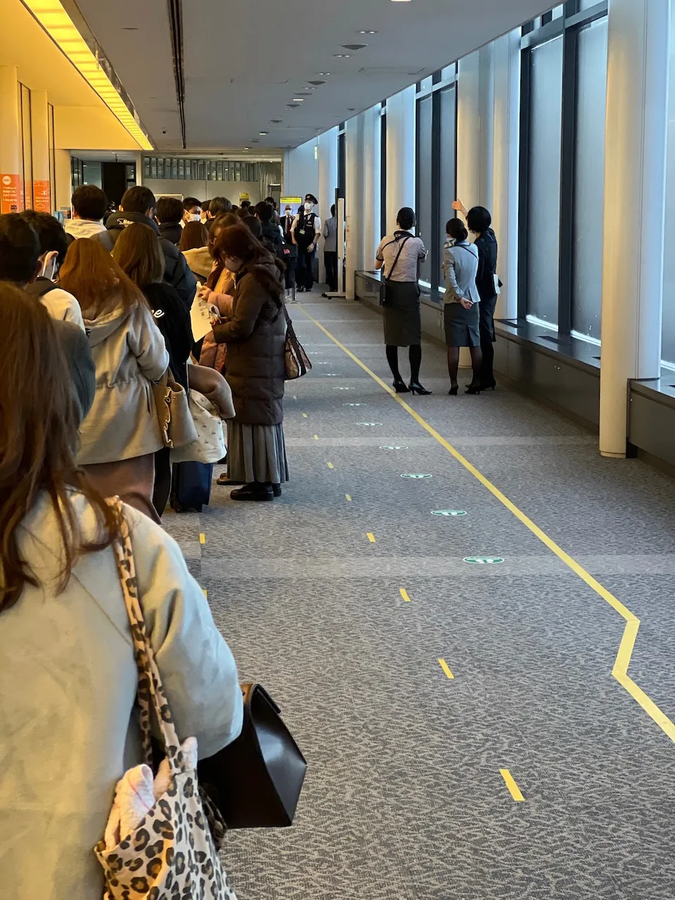 空港ターミナルのコロナ検査