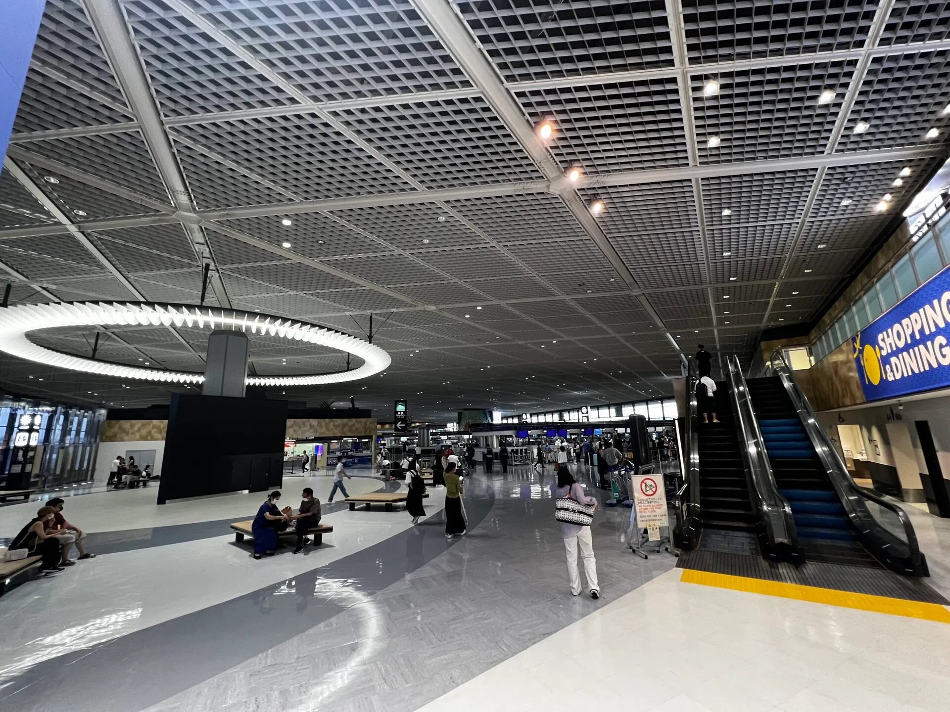 成田空港第一ターミナルの内装