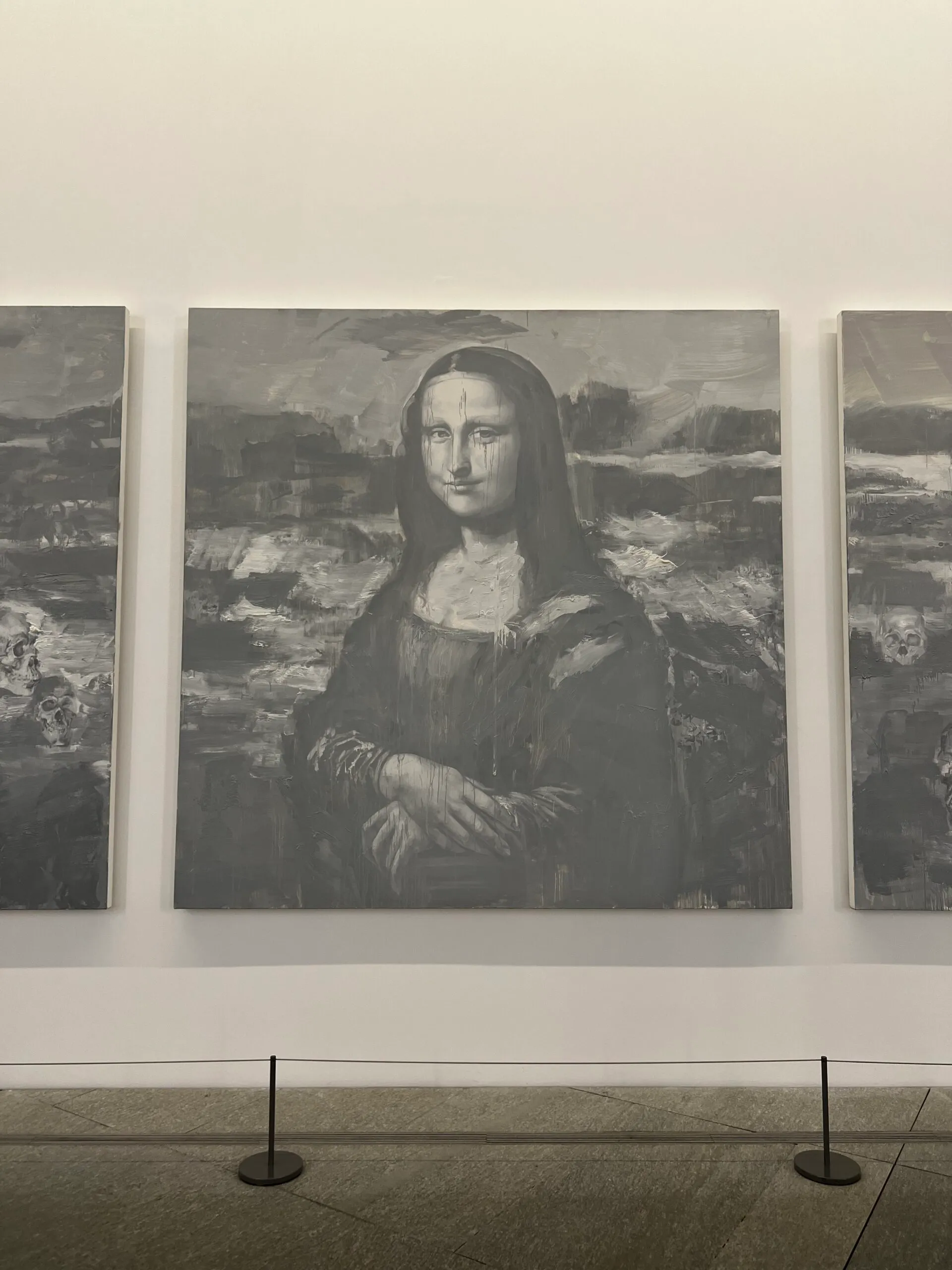 巨大なモナリザの展示
