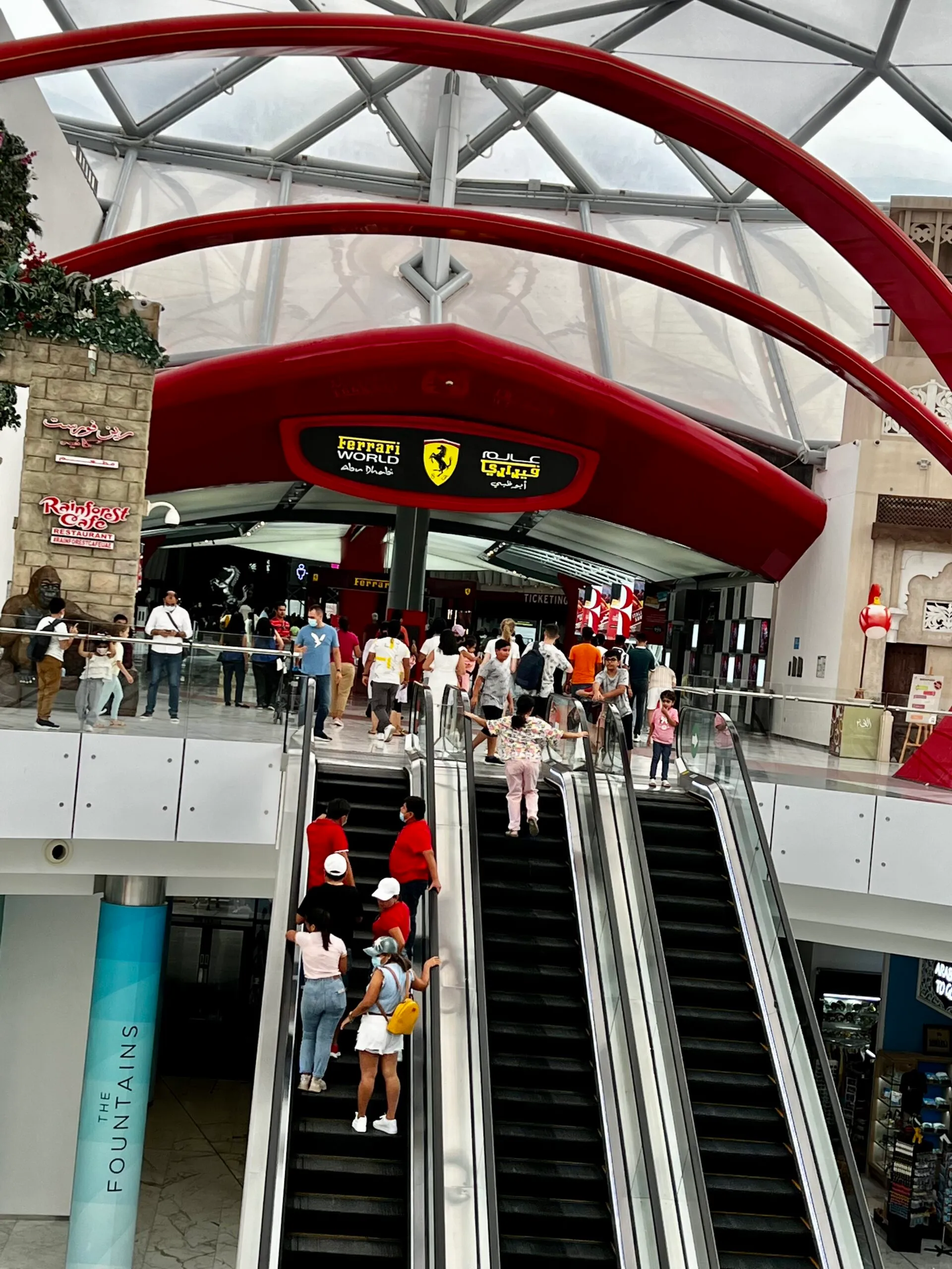 Ferrari Worldのエントランス