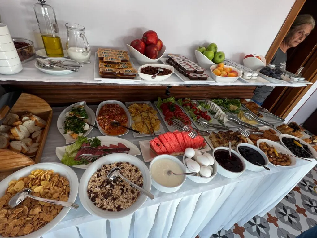 ホテルの豊富な朝食