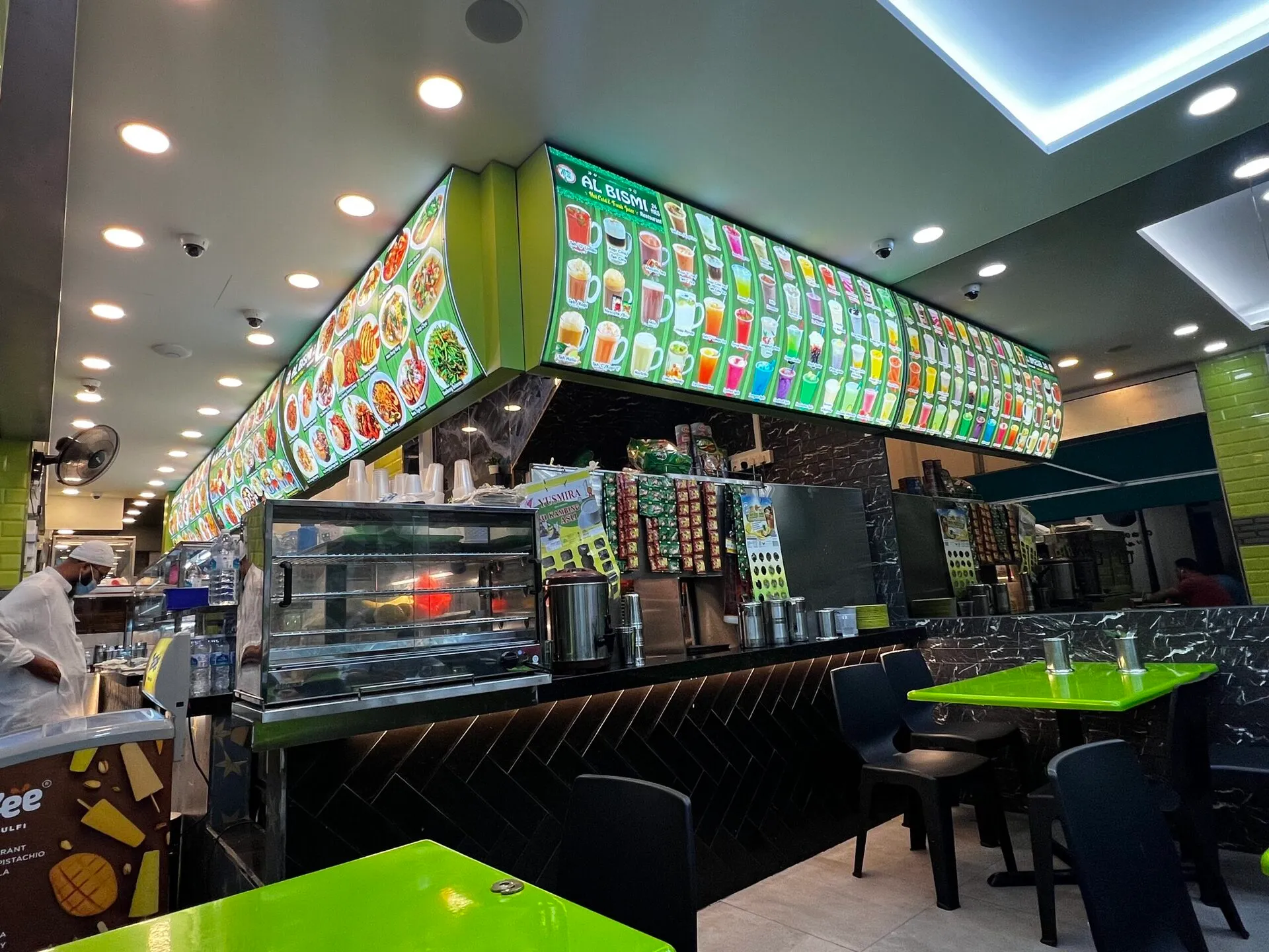 カレー屋の外観