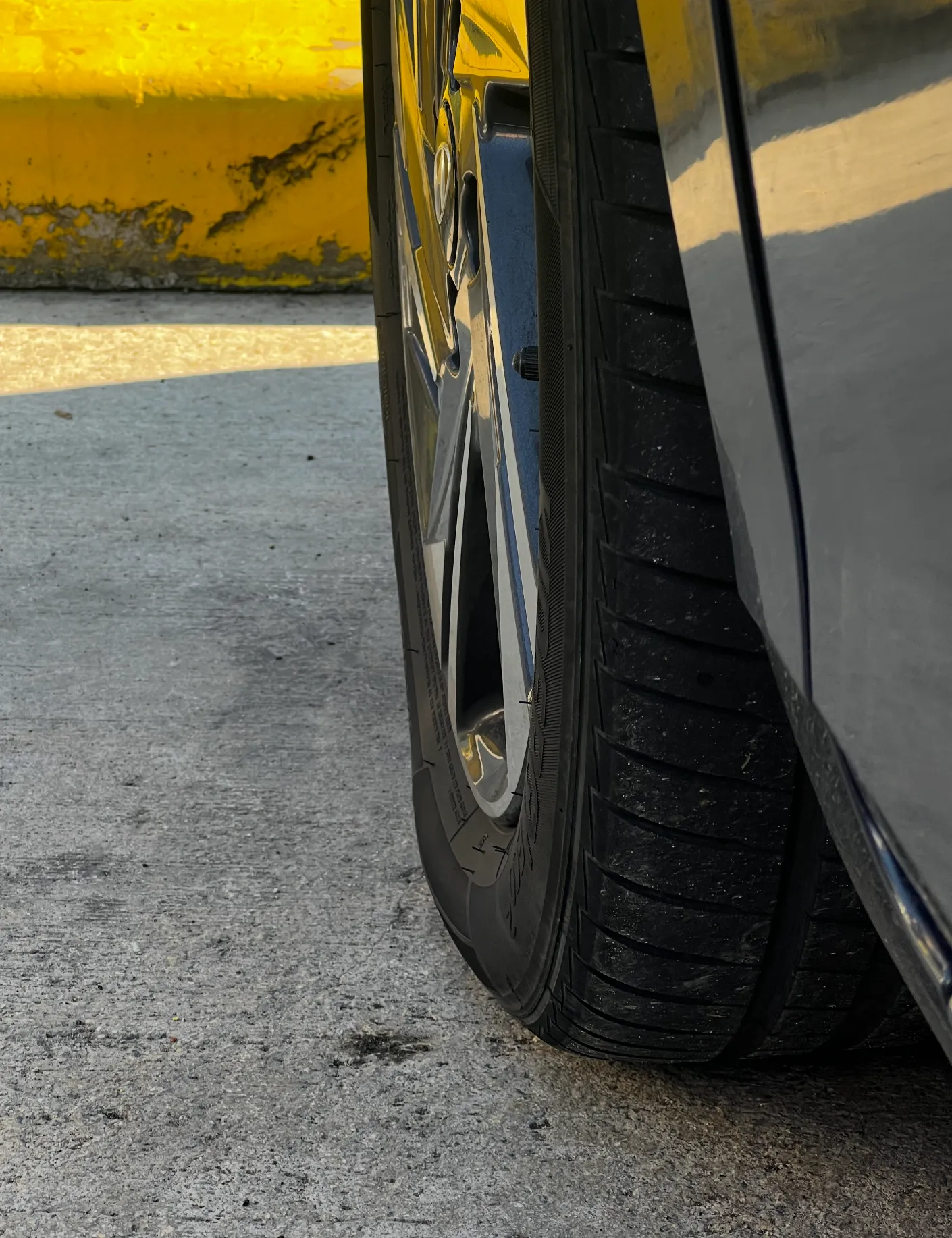 空気圧が低い表示