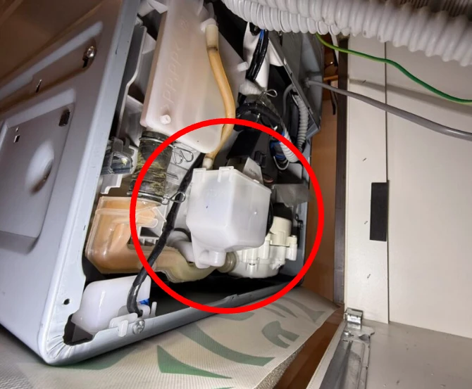 Panasonic食洗機DIY修理で3万円節約 | 水漏れ解消