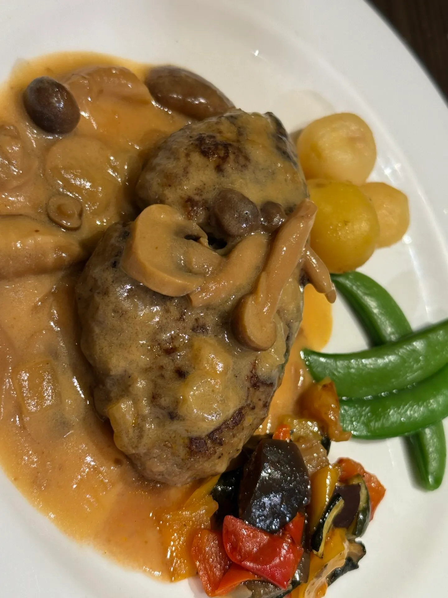 はり重グリルのハンバーグ